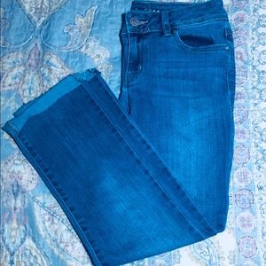 Lauren Conrad Distressed Jeans Size 2 Cropped
